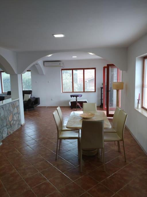 Casa Farmak - 4 Bedroom Lux Apartment With Infinity Pool & Lake View Ohrid Exterior foto